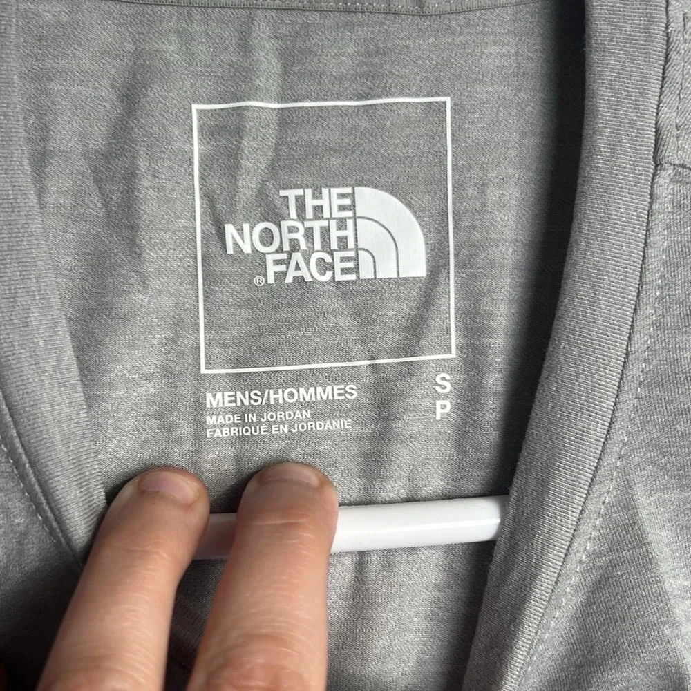 Men's Northface Lightweight Gray Tee Shirt Size Small